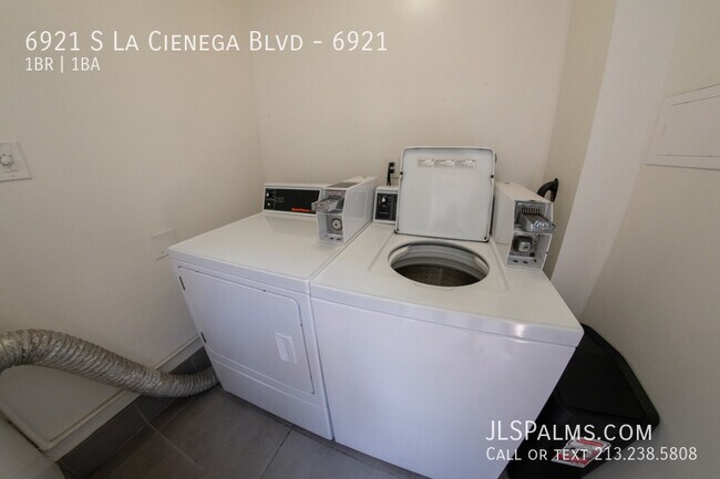 Building Photo - 6921 S La Cienega Blvd
