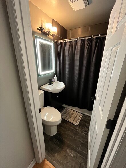 Building Photo - 1266 Cleveland Ave S