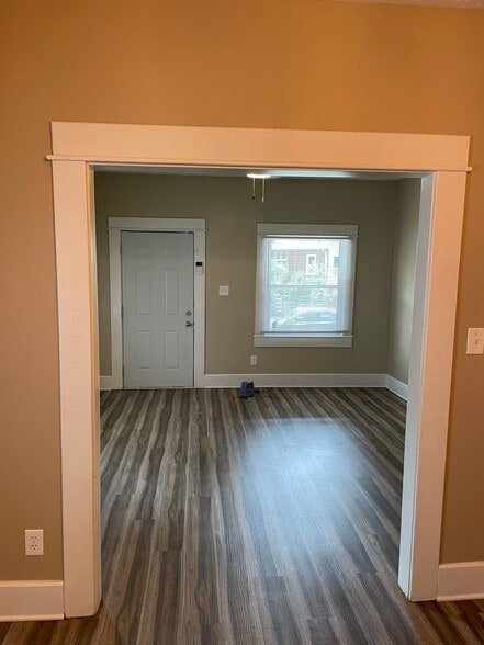 View of living room from dining room - 1419 N Hamilton Ave