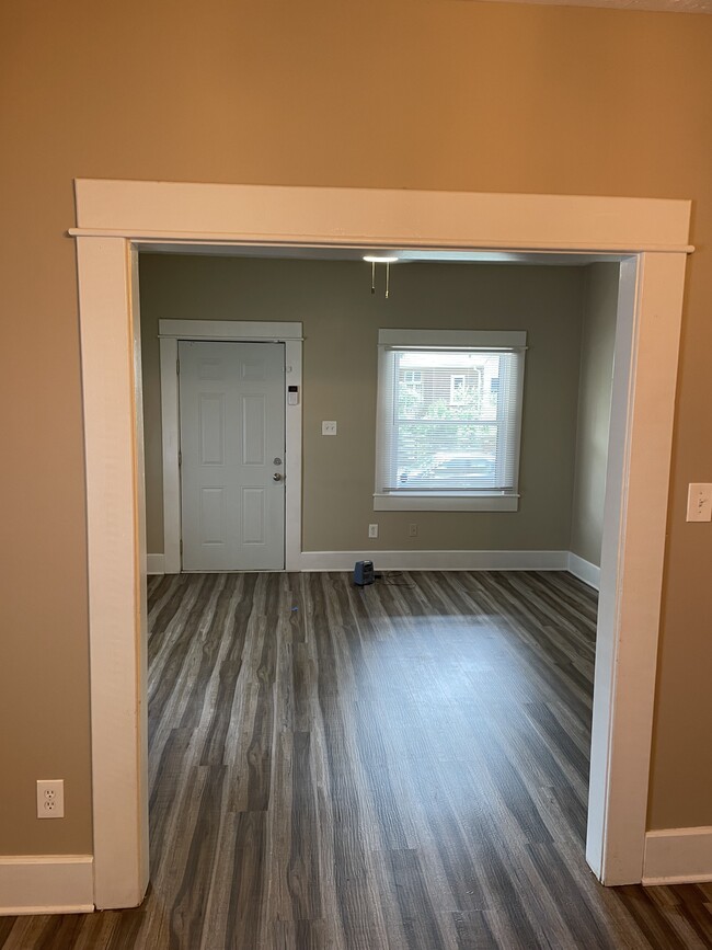 View of living room from dining room - 1419 N Hamilton Ave