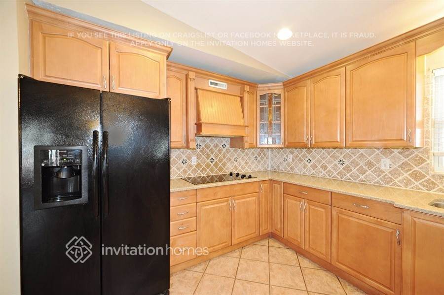 Building Photo - 452 Hazelwood Rd