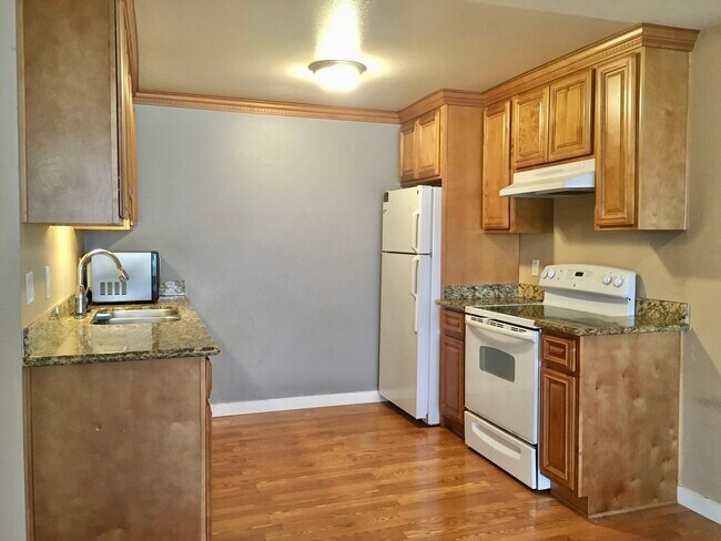 Building Photo - 12728 33rd Ave NE