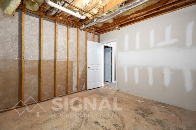 Building Photo - 1719 Annendale Dr