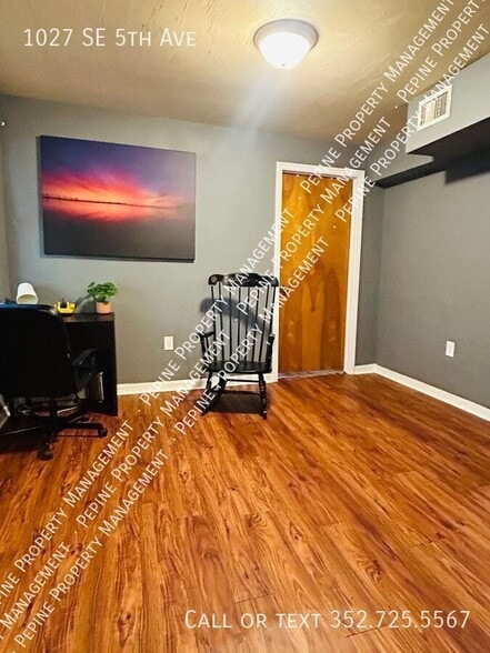 Building Photo - 1027 SE 5th Ave