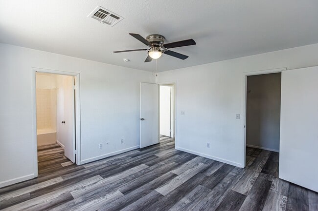 Building Photo - Henderson Home