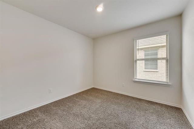 Building Photo - 2905 Jasmine Dr