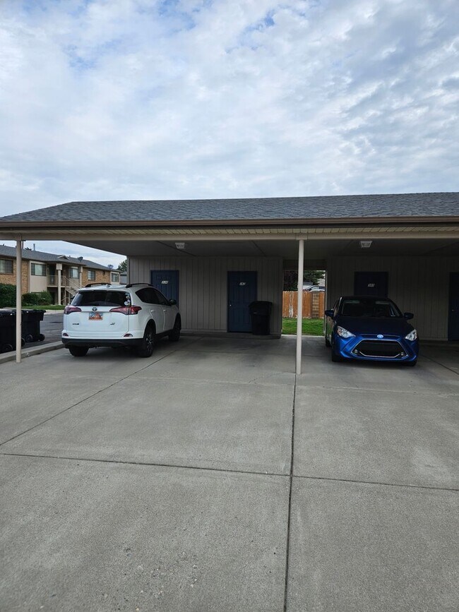 Building Photo - North Orem 2 bedroom/1 bath apartment - Pr...