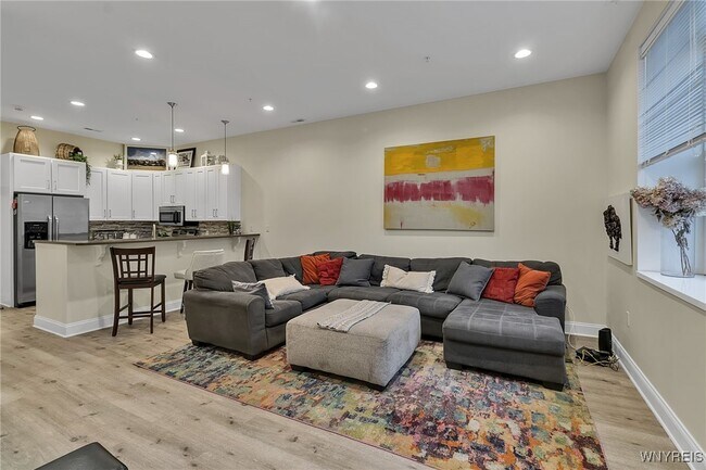 Building Photo - 251 Main St