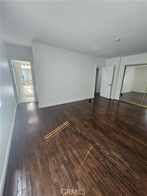 Building Photo - 2120 Dufour Ave