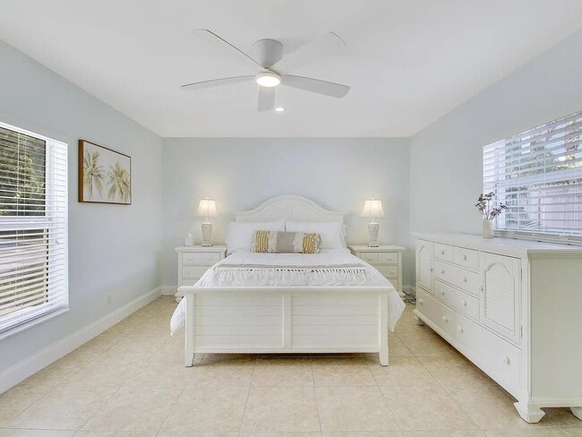 Building Photo - 1310 Manor Dr