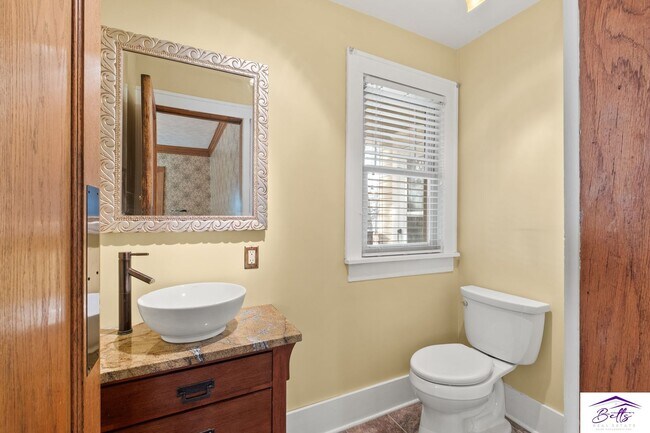 Building Photo - 350 N 41st St