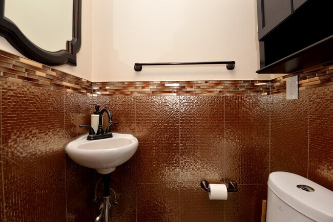 Building Photo - 174-06 Jewel Ave