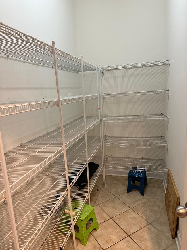 Building Photo - 10110 Paxton Run Rd