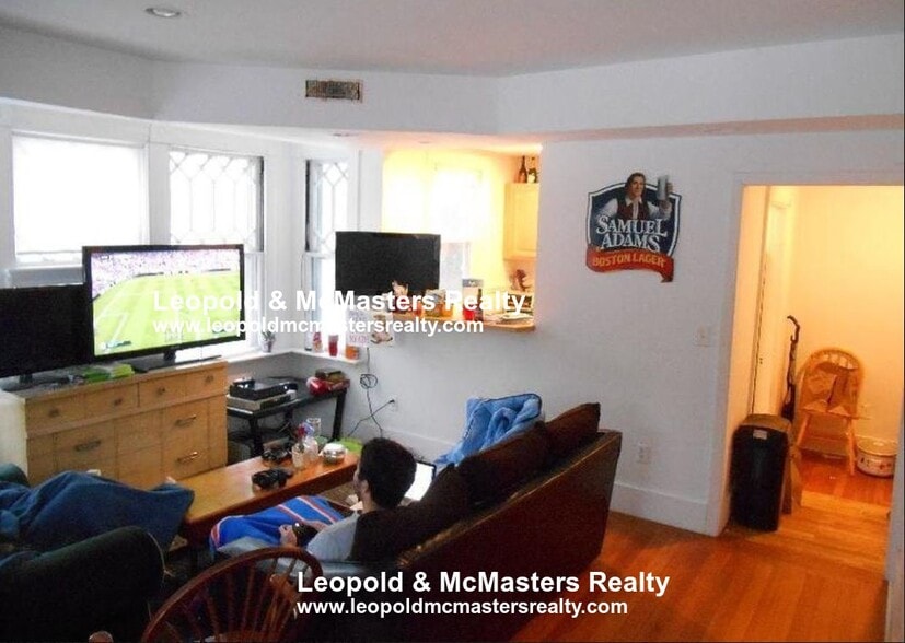 Building Photo - 19 Braemore Rd