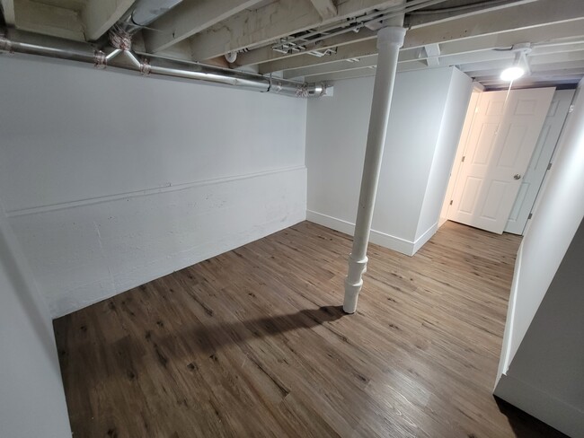 Building Photo - 2310 N 75th Ave