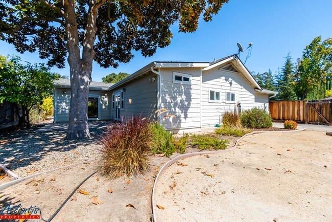 Building Photo - 680 Arastradero Rd