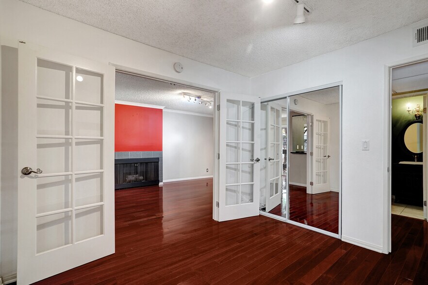 Building Photo - 9103 Summertime Ln