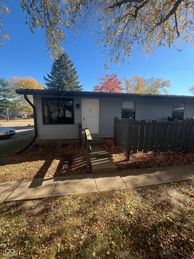 Primary Photo - 2000 Indianapolis Rd