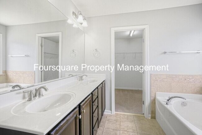 Building Photo - Inviting 3-Bed Single-Family Home with Bonus Room, Fenced Backyard & 2-Car Garage – Holly Springs