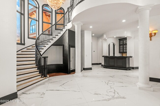 Building Photo - 1548 N Bay Ave