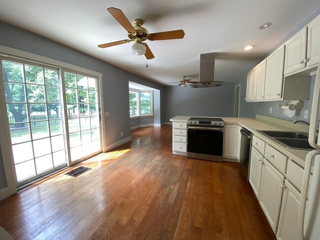 Building Photo - Coming Soon!!! Beautiful, Picture Perfect ...