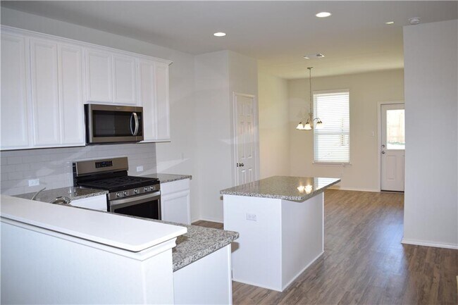 Building Photo - 951 Pepperbark Loop