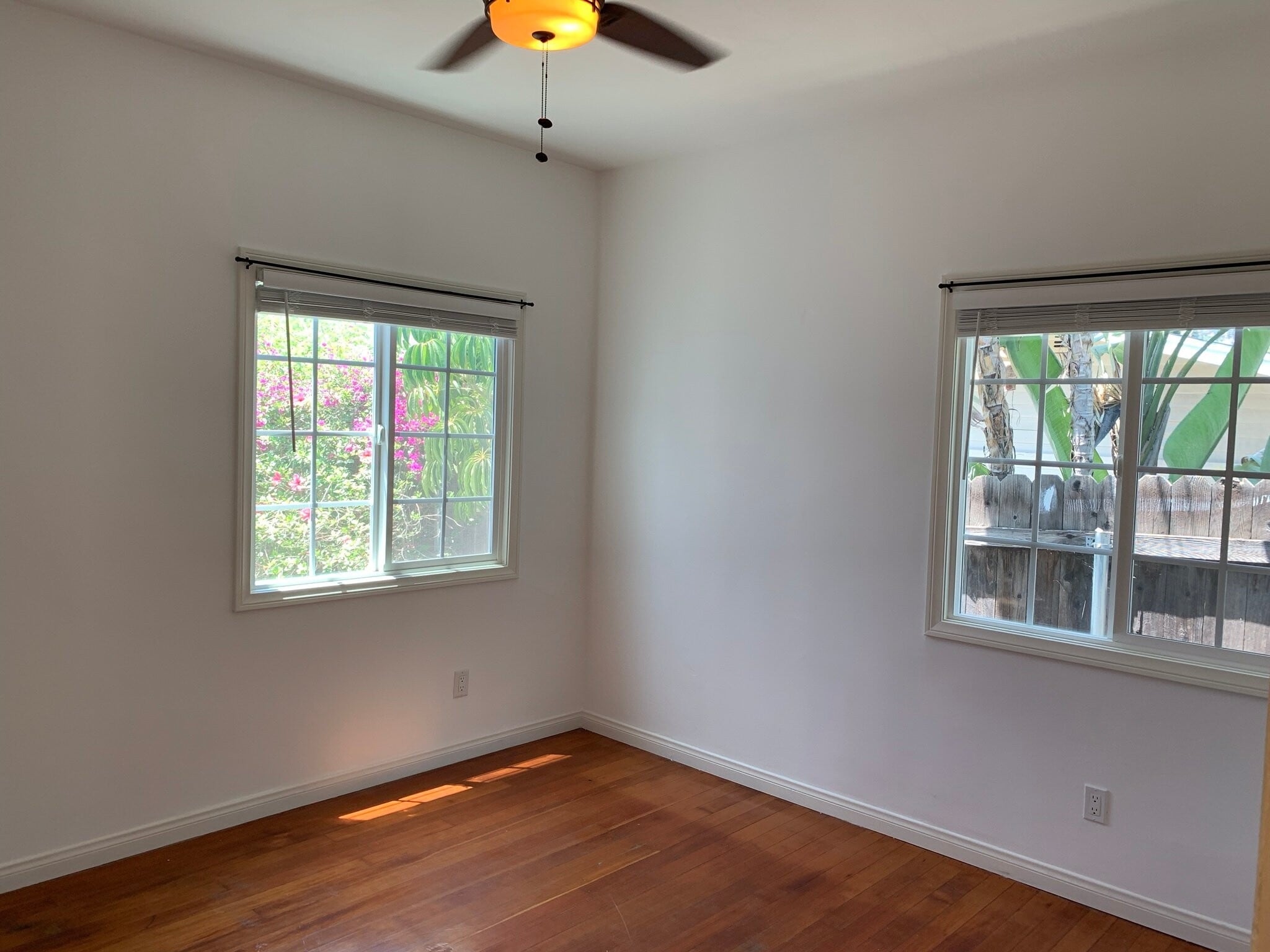 Building Photo - 5046 La Roda Ave