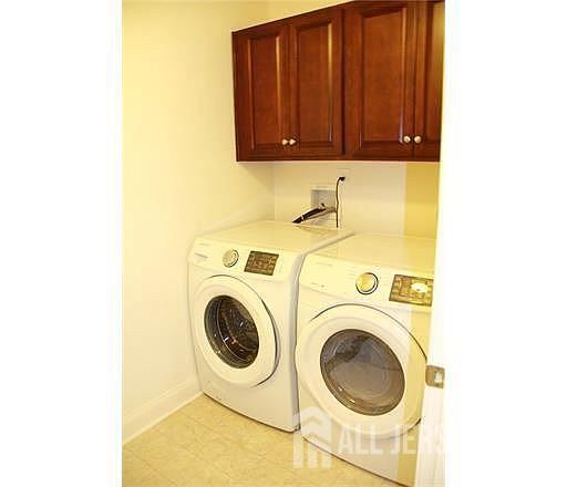 Building Photo - 204 Downey Ln