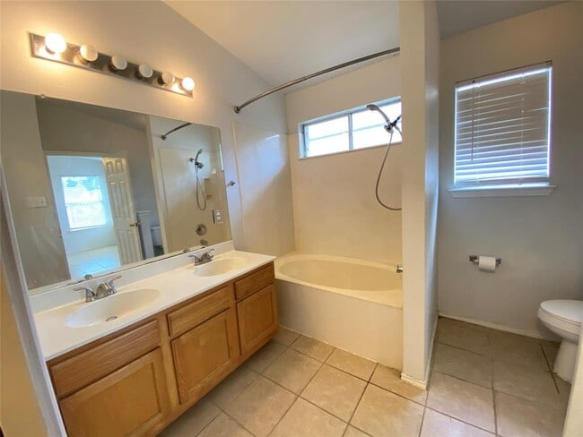 Building Photo - 616 Paso Fino Trail