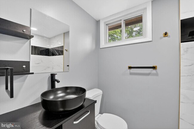 Building Photo - 3604 Halloway N