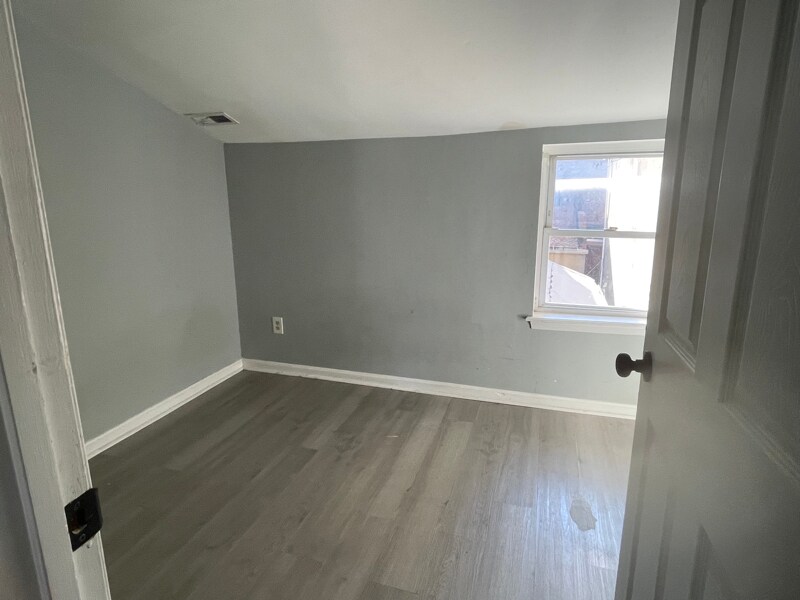 Building Photo - 1037 W Baltimore St