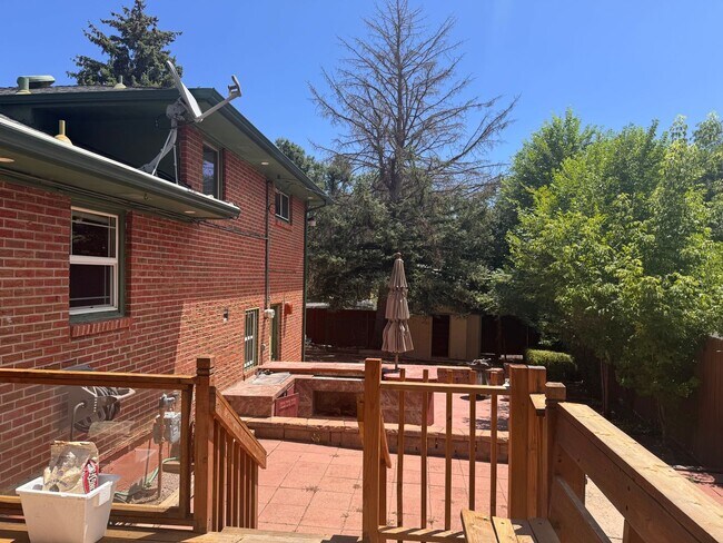 Building Photo - 3131 W Platte Ave