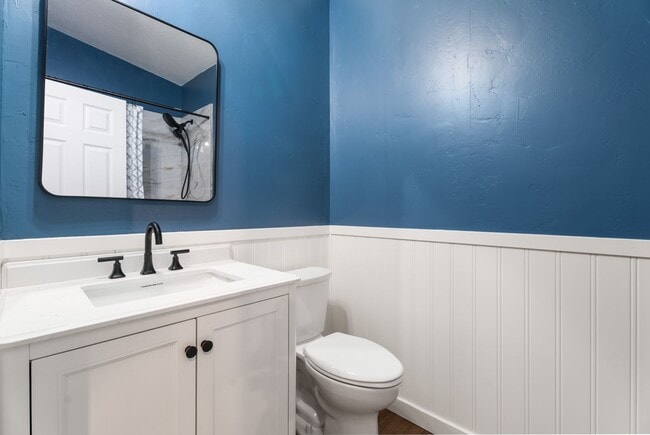 Building Photo - BRAND NEW FULL RENOVATION! Beautiful turn-key home available in Crooked River Ranch!