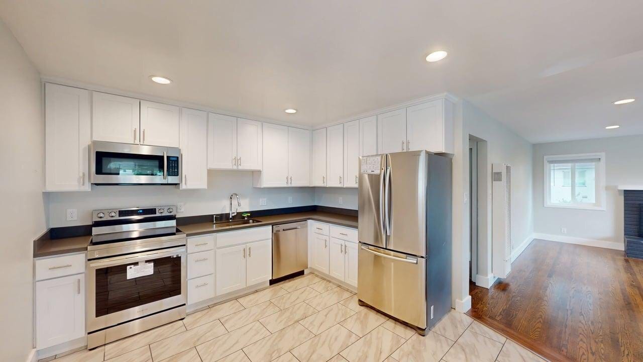 Building Photo - 2060 Santa Clara Ave