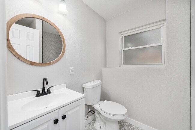 Building Photo - 18912 E Kansas Dr