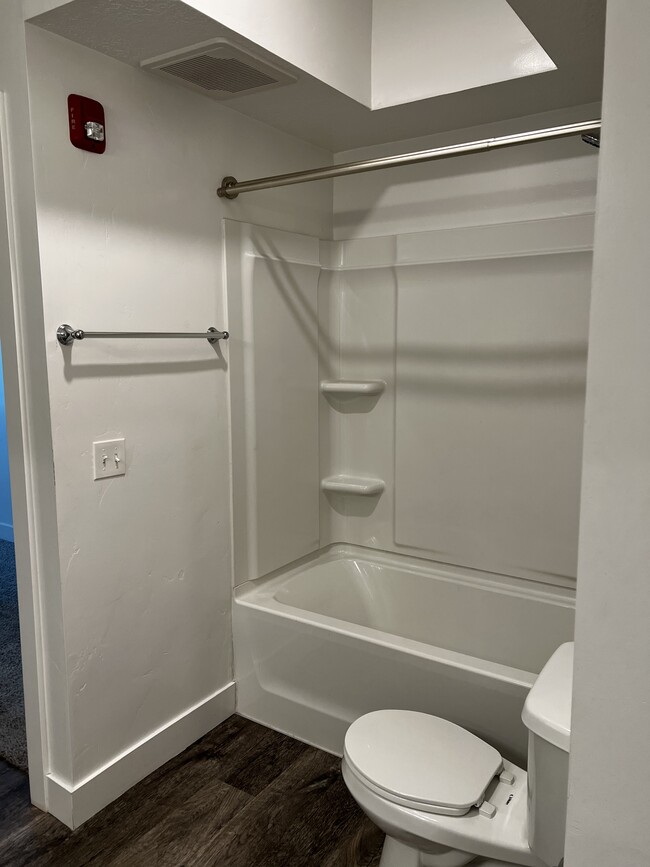 Master bathroom - 875 S Depot St