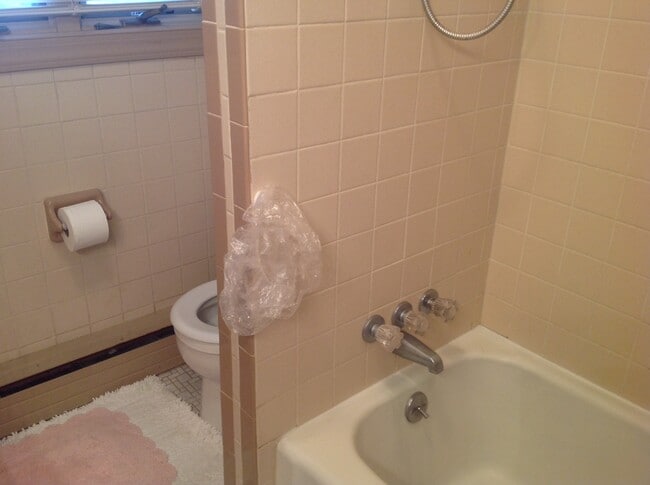 Building Photo - 8688 Lees Ridge Rd