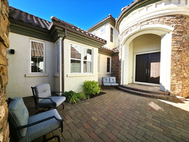 Building Photo - All-Inclusive Executive Luxury in Somerset...