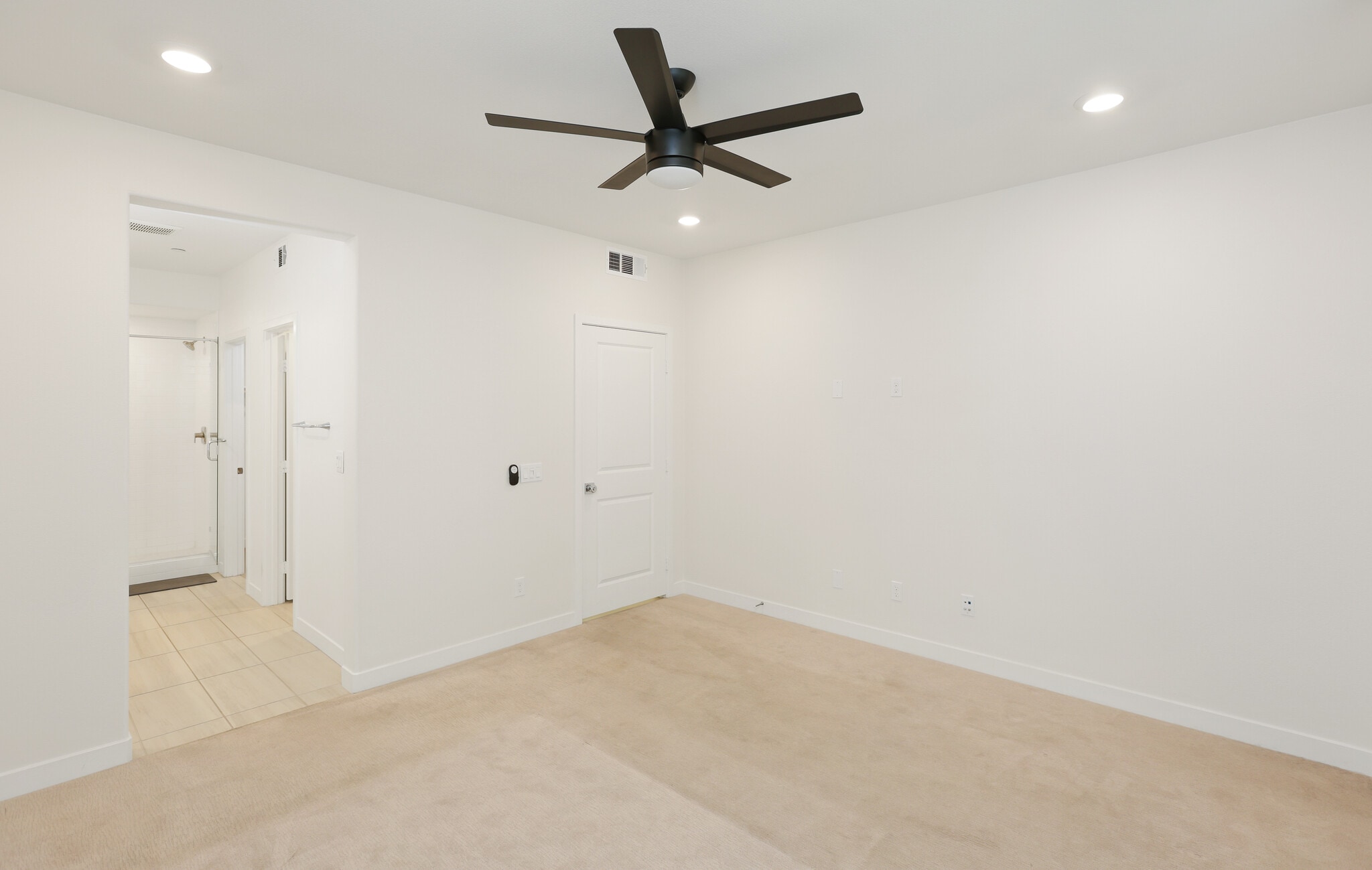 Building Photo - 1100 Lasso Way