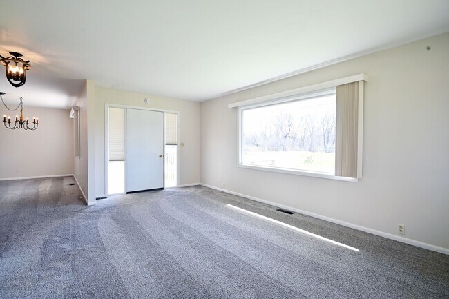 Building Photo - 272 WY-335