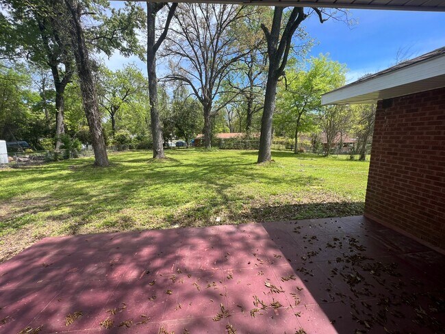 Building Photo - North Shreveport Home