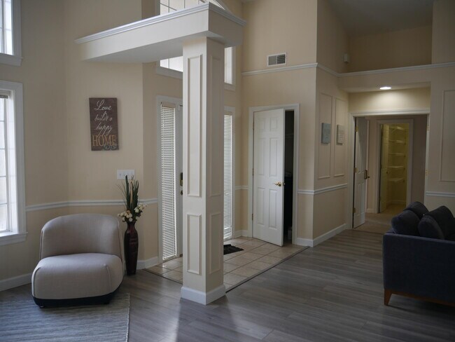 Building Photo - 5105 Forum Blvd