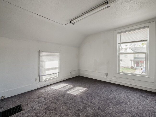 Building Photo - Beautifully Updated 4-Bedroom Home in the Heart of Ypsilanti