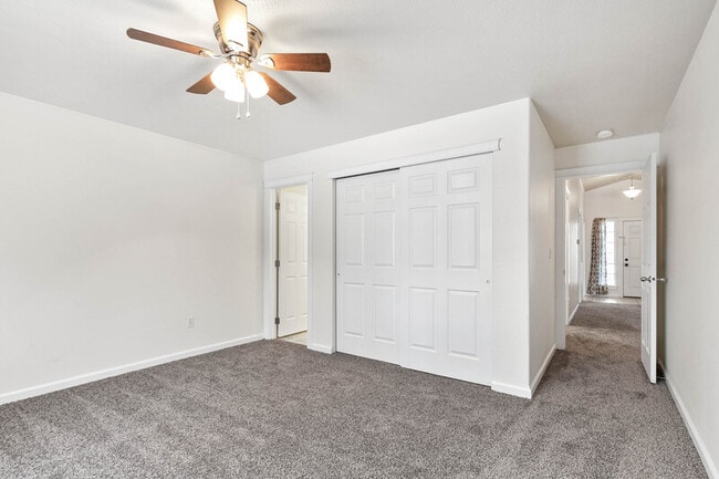 Building Photo - 1920 N Cavalier Rd