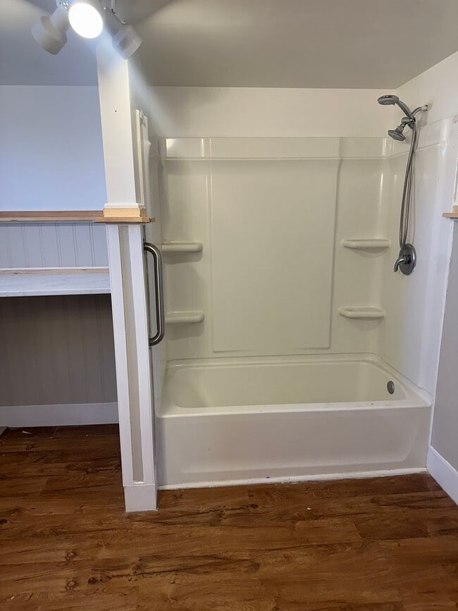 Building Photo - Remodeled Basement Apartment, 3 Bedrooms!