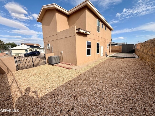 Building Photo - 3629 Cave Palm Pl