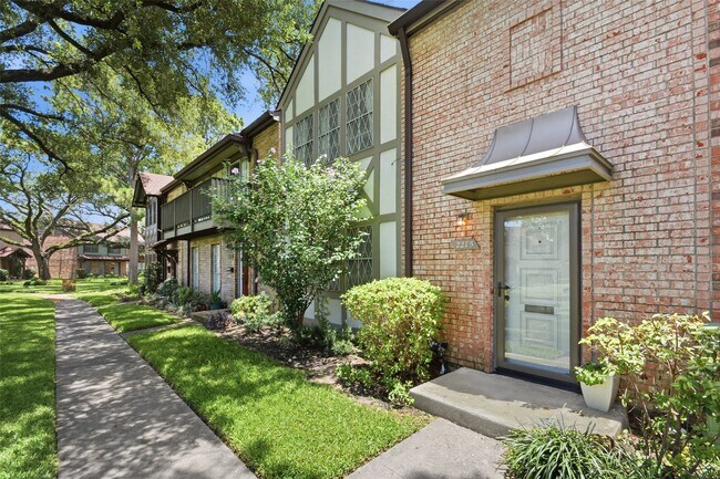 Building Photo - 2275 Triway Ln