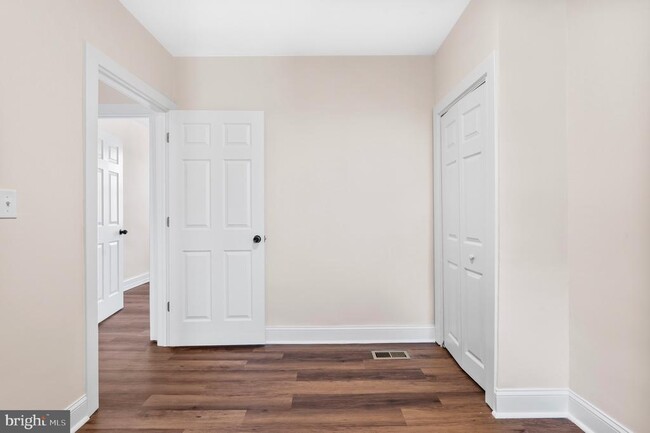 Building Photo - 2113 S Simpson St