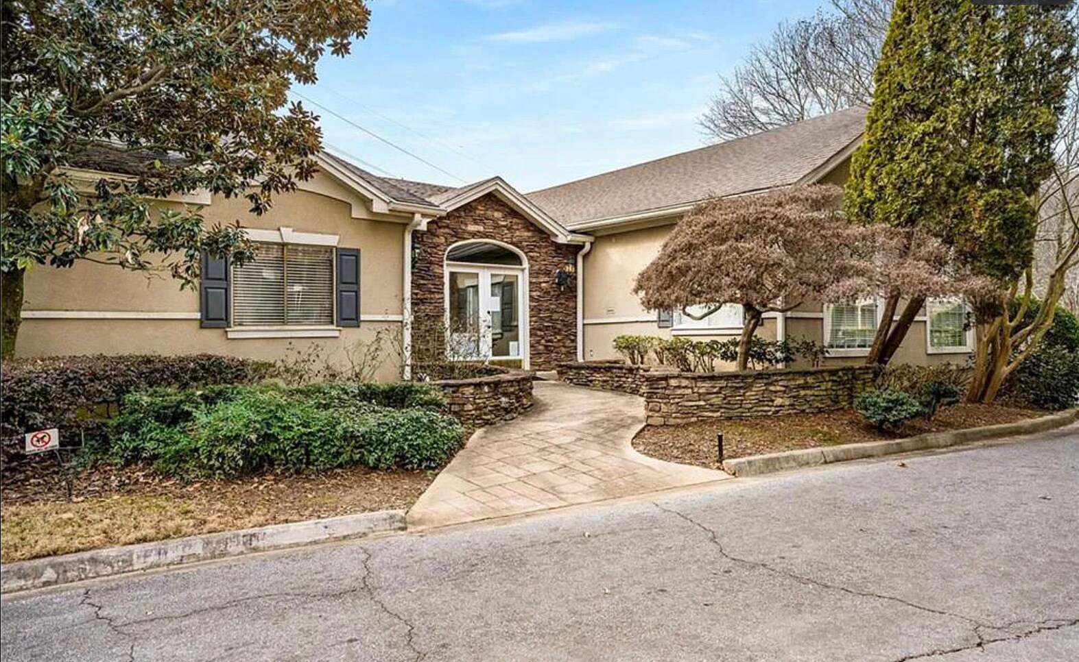 Club house with gym inside - 6005 Wingate Way