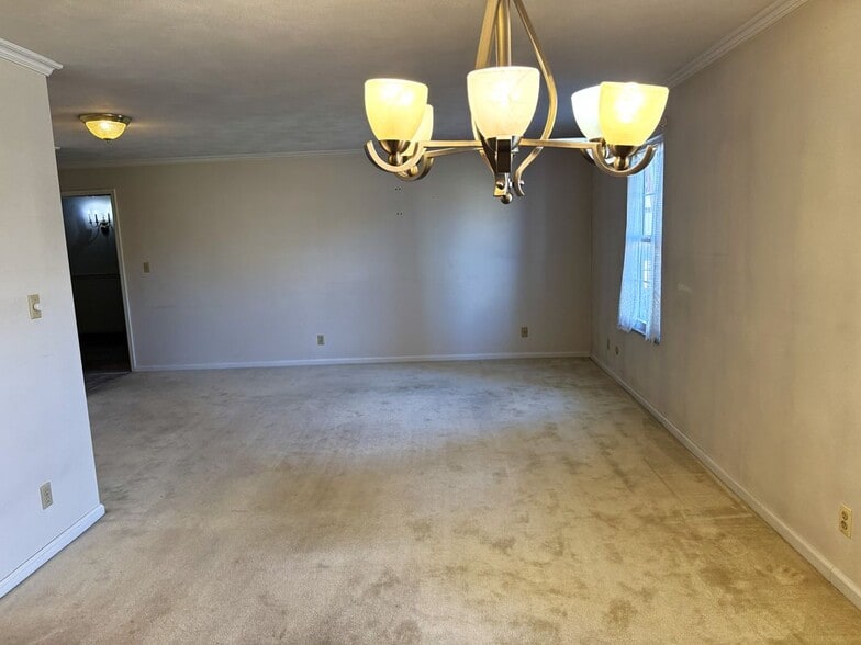 Building Photo - 3438 Villa Ridge